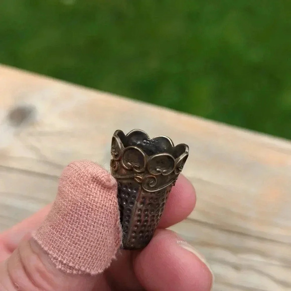 Sterling  Thimble - Picture 4 of 5